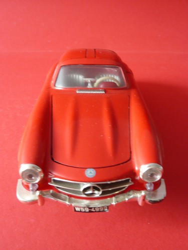 Bburago mercedes 300 - -,