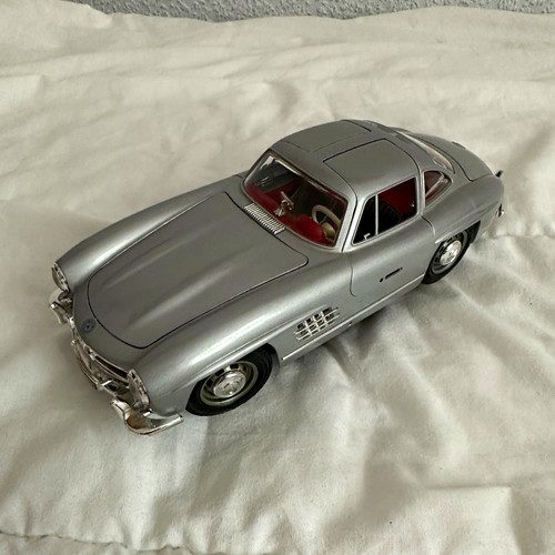 Bburago mercedes benz 300 - 300, sl