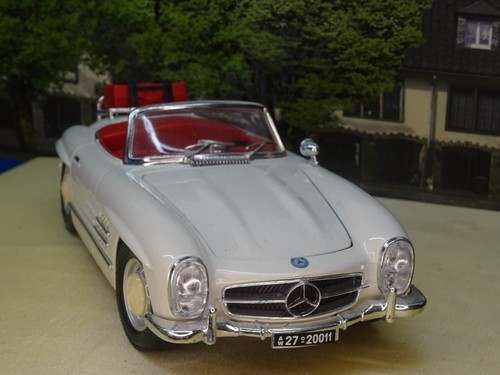 Bburago mercedes benz 300 - benz,