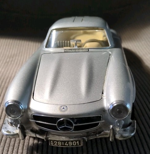 Bburago mercedes benz 300 - mercedes-benz,