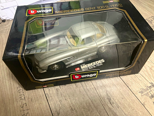 Bburago diorama mercedes - bburago,
